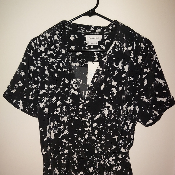 NWT Calvin Klein Black & White Wrap Tie Dress - Picture 2 of 8